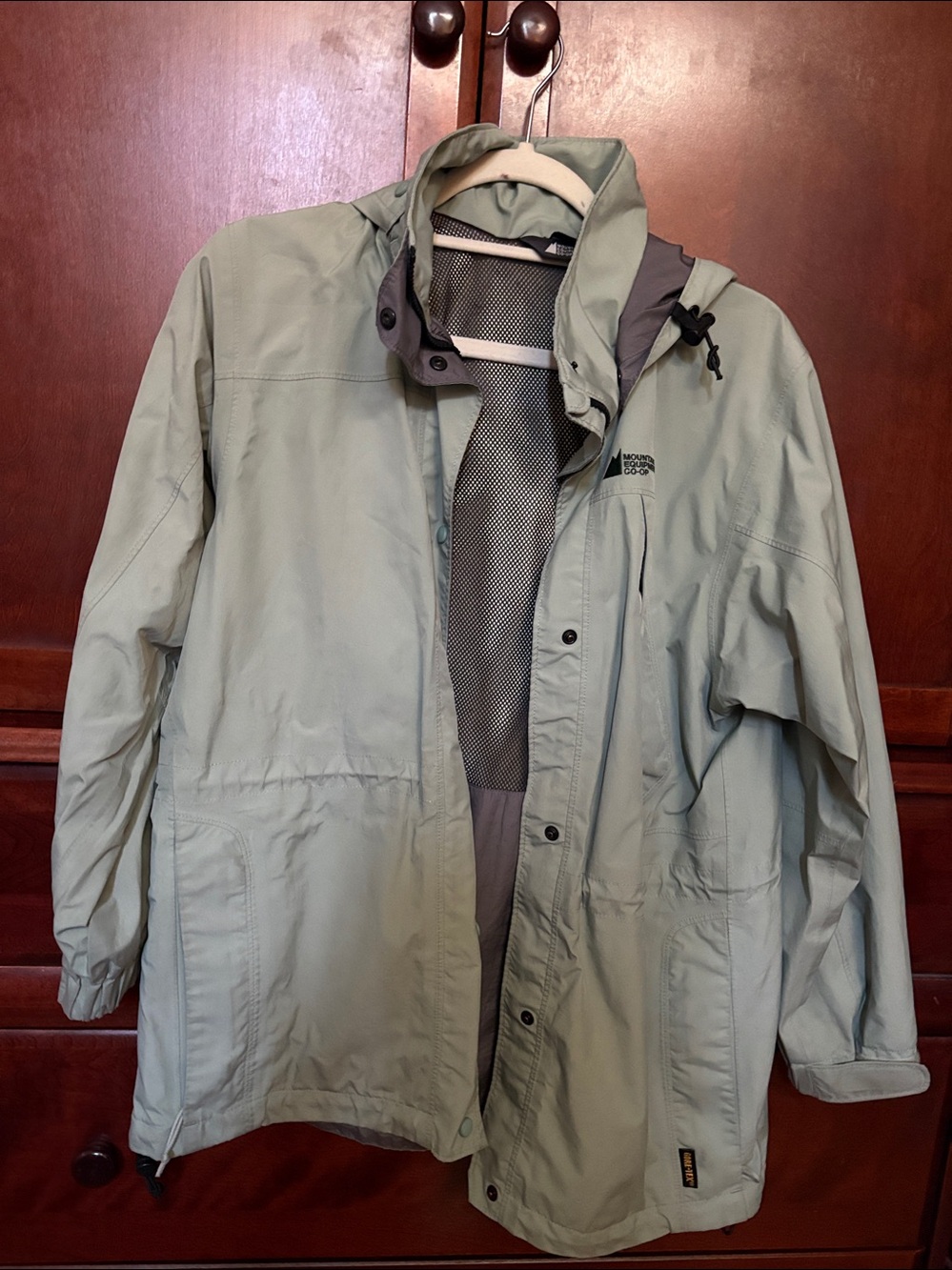 MEC Mountain Equipment Co-op Women's Sage Green Hooded Rain Coat, Size S